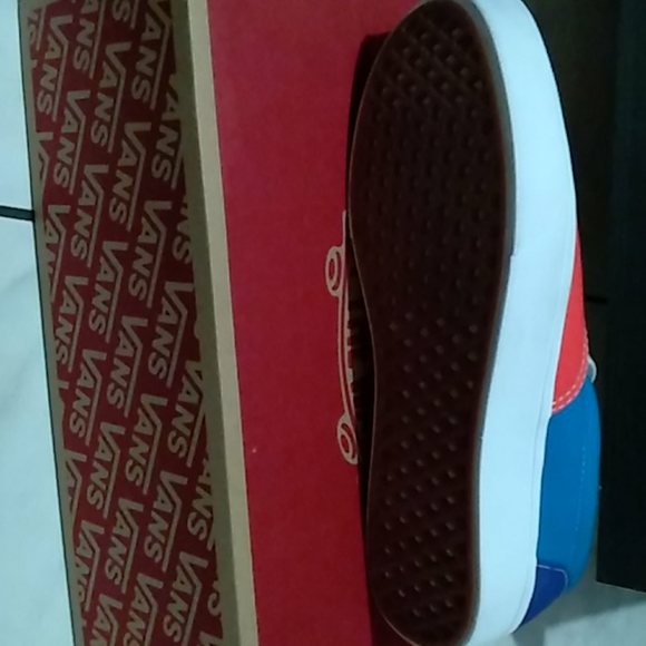 Shoes - Picture 2 of 4